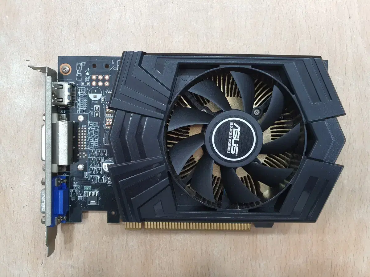 ASUS  GTX 750 1G 그래픽카드 팬이상작동